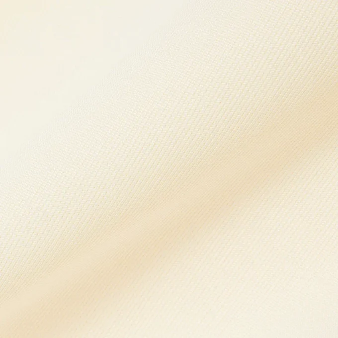 Polo de malha com efeito de cetim e corte largo com emblema