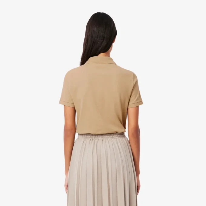 Polo feminino de corte regular em tecido Petit Piqué
