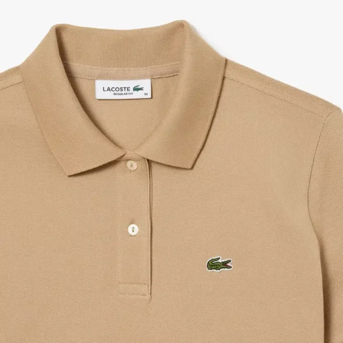 Polo feminino de corte regular em tecido Petit Piqué