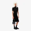 Polo feminino de malha canelada felpuda com corte justo