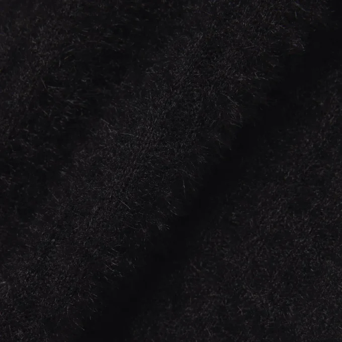 Polo feminino de malha canelada felpuda com corte justo