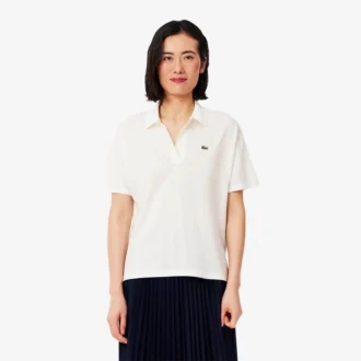 Polo feminino de malha piqué com corte descontraído