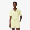Polo feminino de malha piqué com corte descontraído