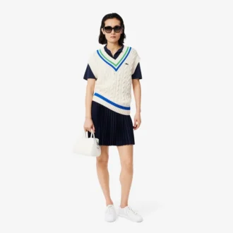 Polo feminino de malha piqué com corte descontraído