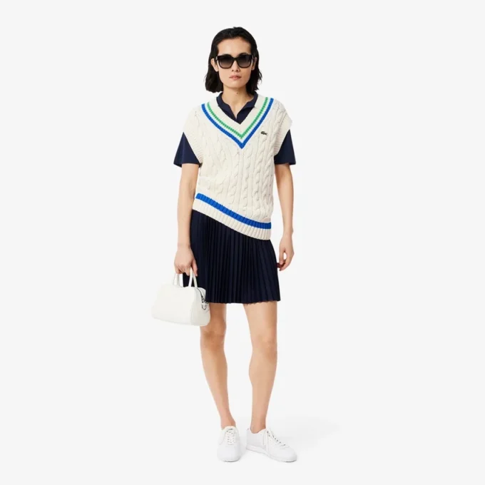 Polo feminino de malha piqué com corte descontraído