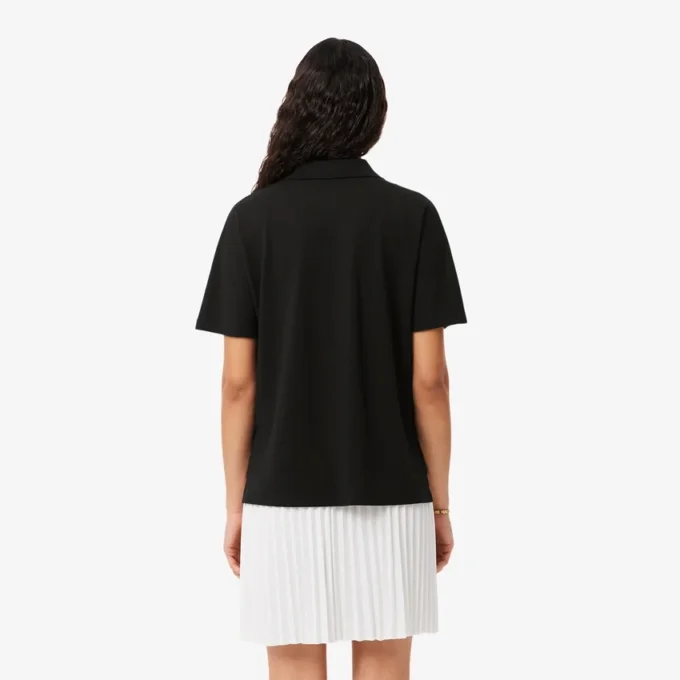 Polo feminino de malha piqué com corte descontraído