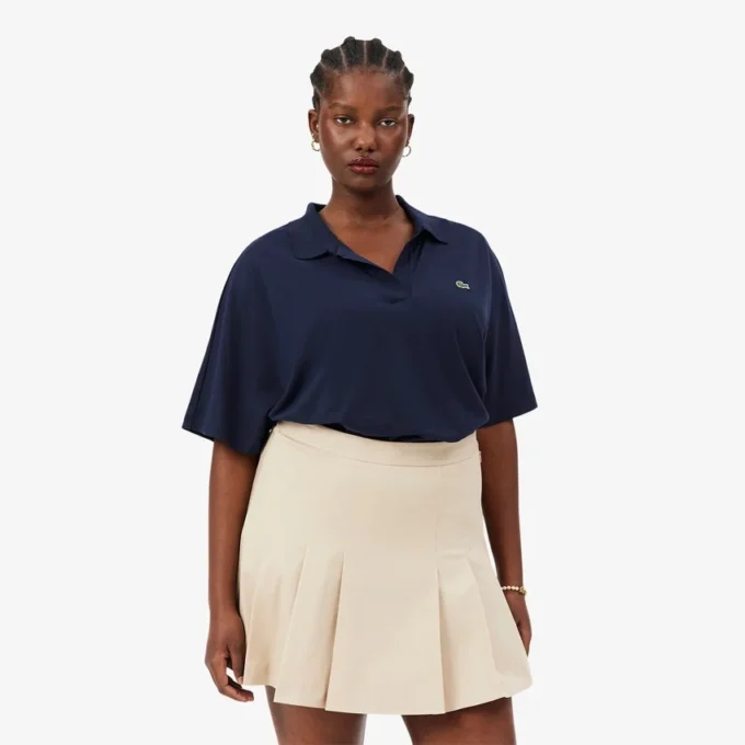 Polo feminino de malha piqué com corte descontraído