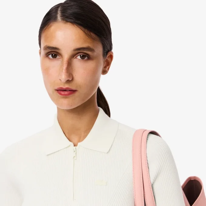 Polo feminino em malha canelada 3D