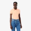 Polo feminino L.12.D de corte justo com detalhes de acabamento