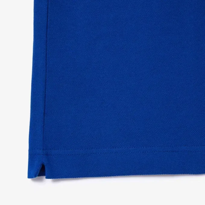 Polo L.12.12 com emblema, corte clássico para homem
