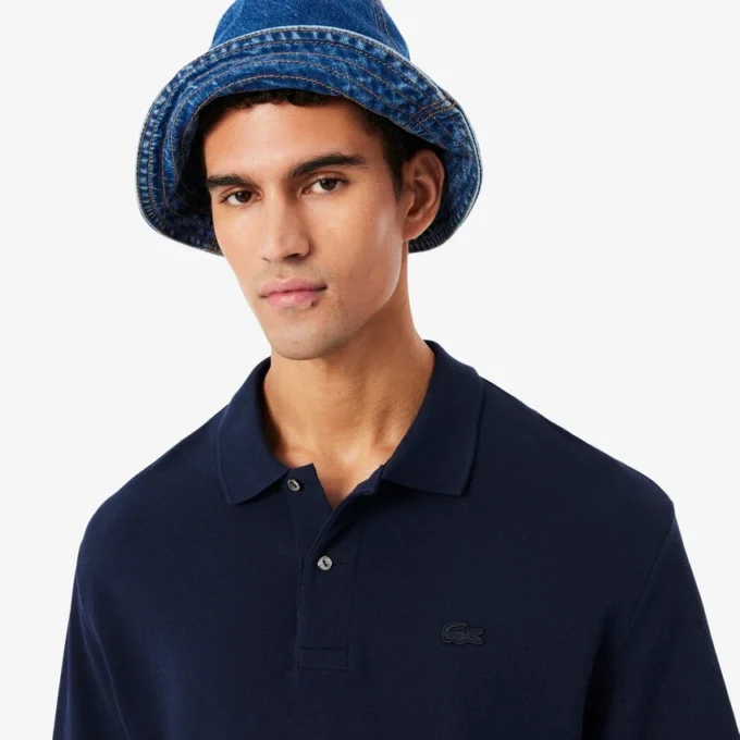 Polo masculino de corte largo em piqué pesado