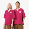 Polo oversized em cetim com detalhe de emblema da passerelle
