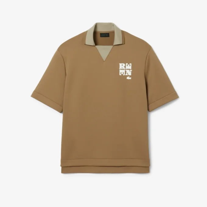 Polo oversized em cetim com detalhe de emblema da passerelle