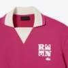 Polo oversized em cetim com detalhe de emblema da passerelle