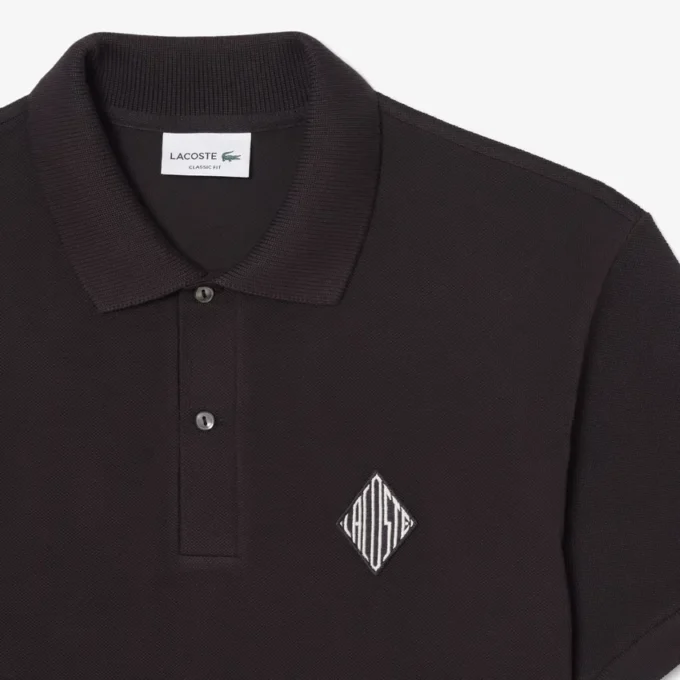 Polo Piqué com Emblema e Corte Clássico
