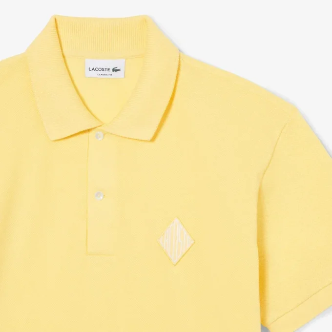 Polo Piqué com Emblema e Corte Clássico