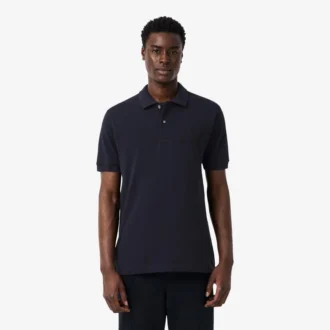 Polos Petit Piqua com corte clássico e detalhes bordados