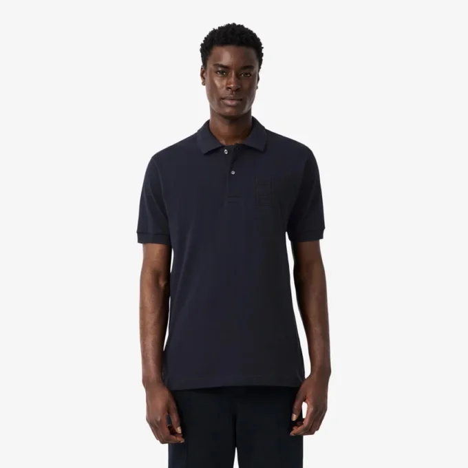 Polos Petit Piqua com corte clássico e detalhes bordados