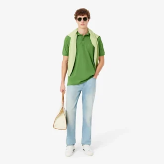 Polos Petit Piqua com corte clássico e detalhes bordados