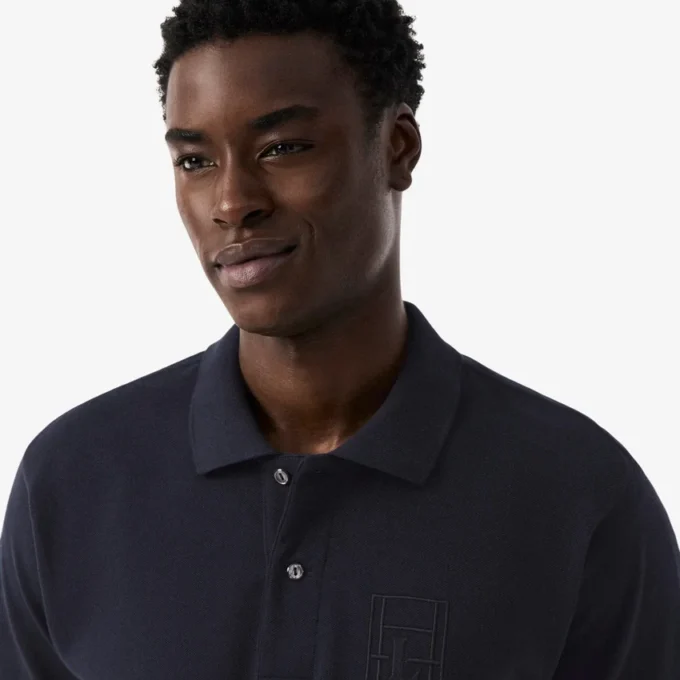 Polos Petit Piqua com corte clássico e detalhes bordados