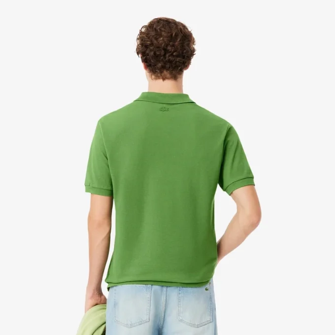 Polos Petit Piqua com corte clássico e detalhes bordados