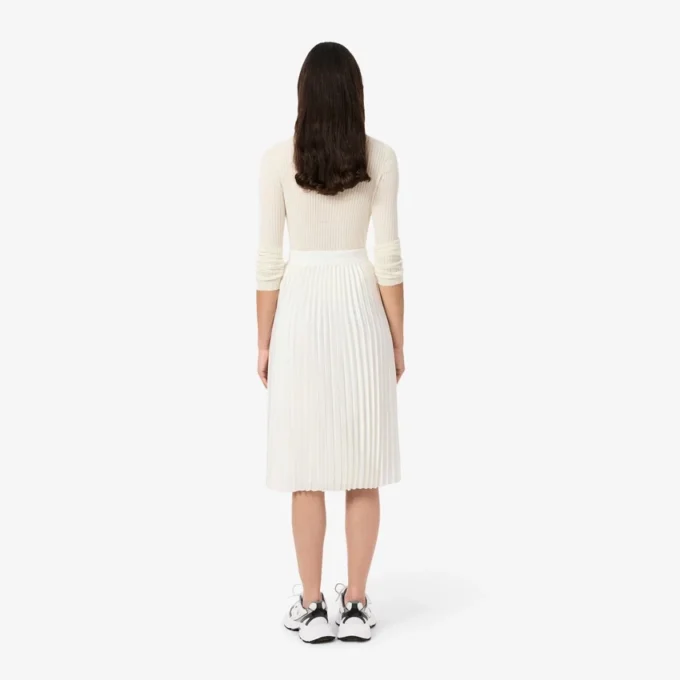 Saia midi plissada em cetim para mulher