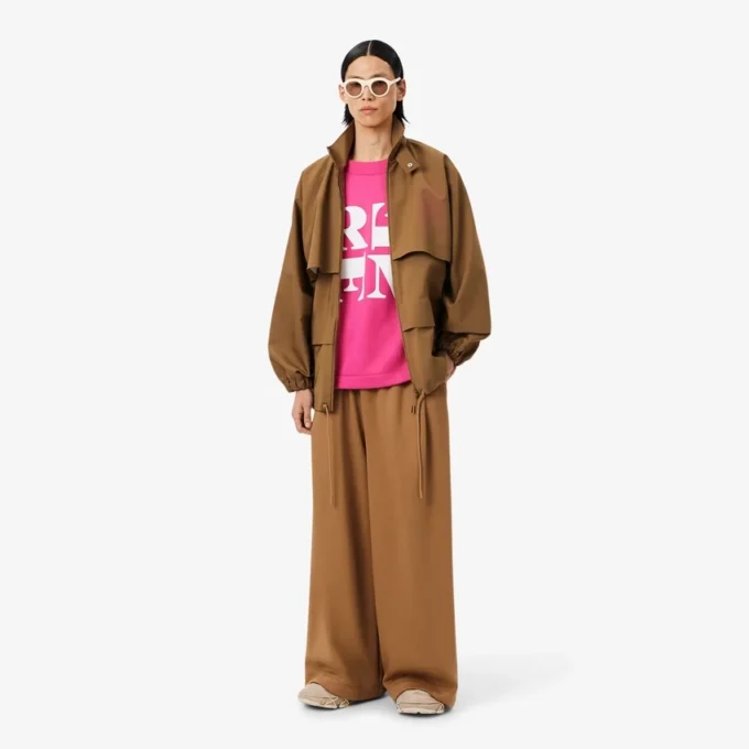 T-shirt com grafismo em cetim Runway