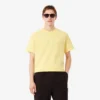 T-shirt de corte clássico com emblema em destaque