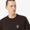 T-shirt de corte clássico com emblema em destaque
