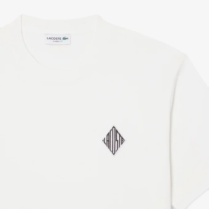 T-shirt de corte clássico com emblema em destaque