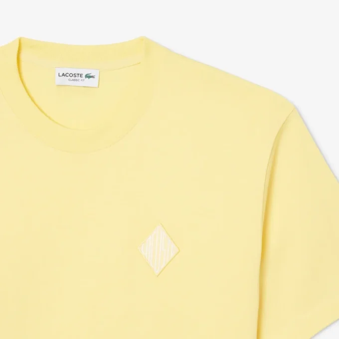 T-shirt de corte clássico com emblema em destaque