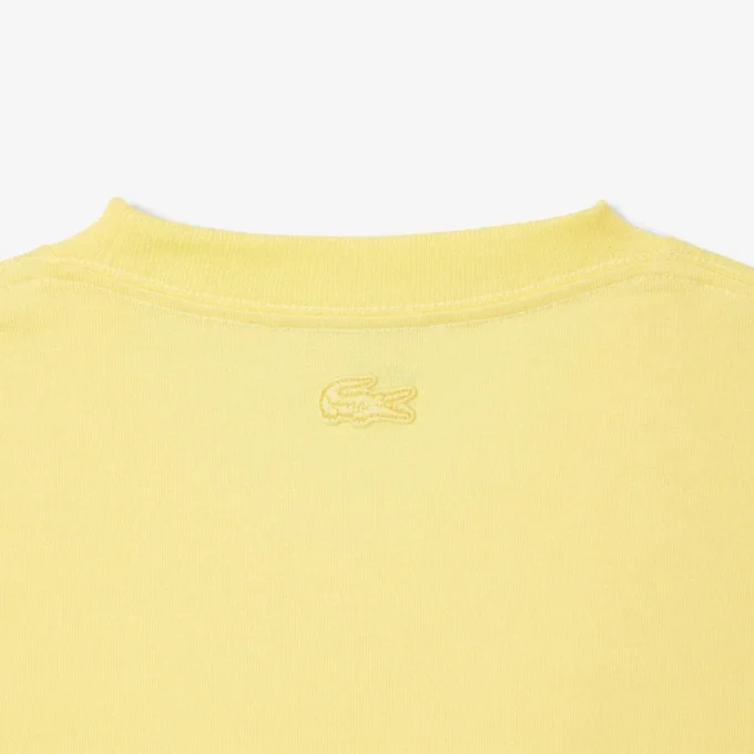 T-shirt de corte clássico com emblema em destaque
