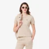 T-shirt feminina slim fit com monograma