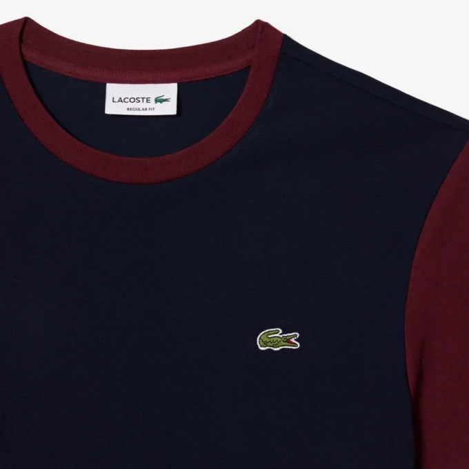 T-shirt masculina de corte regular em algodão com blocos de cor