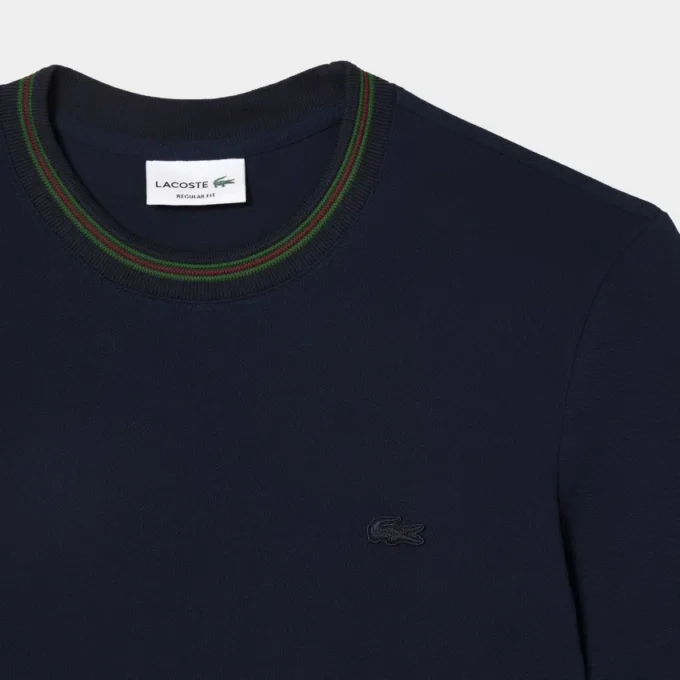 T-shirt masculina em piqué elástico com gola às riscas