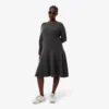 Vestido curto de lã sem costuras para mulher