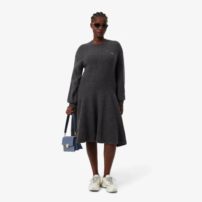 Vestido curto de lã sem costuras para mulher