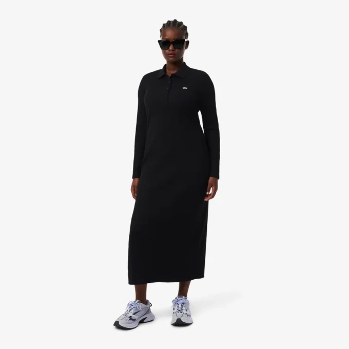 Vestido de mulher com gola polo em algodão canelado e corte justo