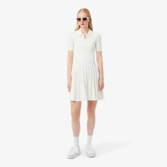 Vestido feminino com gola polo plissada
