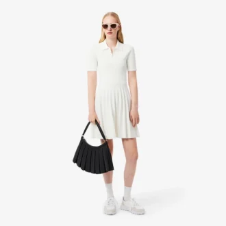 Vestido feminino com gola polo plissada