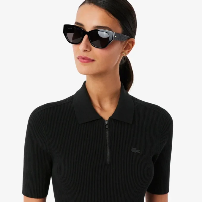 Vestido feminino com gola polo plissada