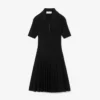Vestido feminino com gola polo plissada