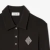 Vestido polo justo com emblema bordado