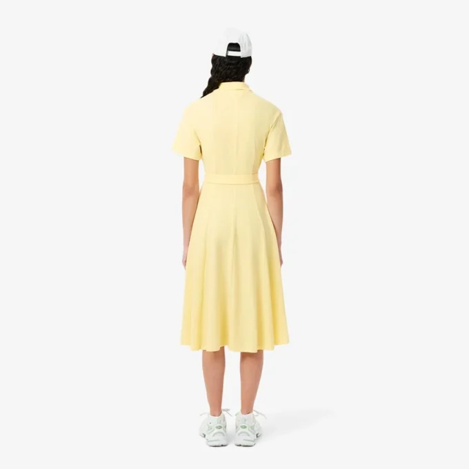 Vestido polo mini-piqué com corte evasê para mulher