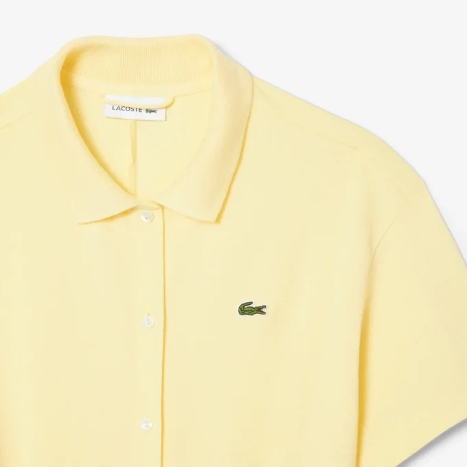 Vestido polo mini-piqué com corte evasê para mulher