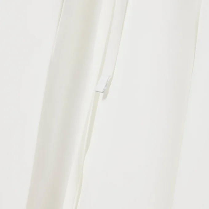 Vestido Polo Runway com Detalhes de Bordado e Pregas