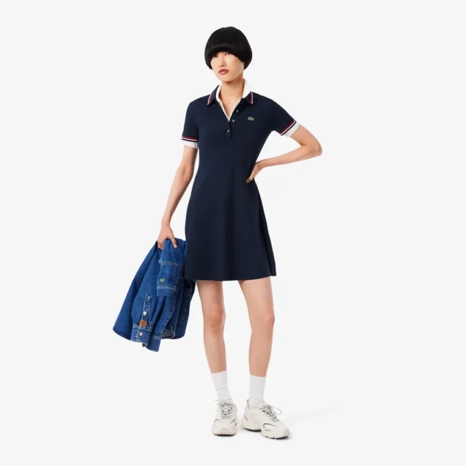 Vestido skater com gola de polo elástica para mulher