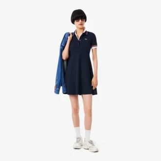 Vestido skater com gola de polo elástica para mulher
