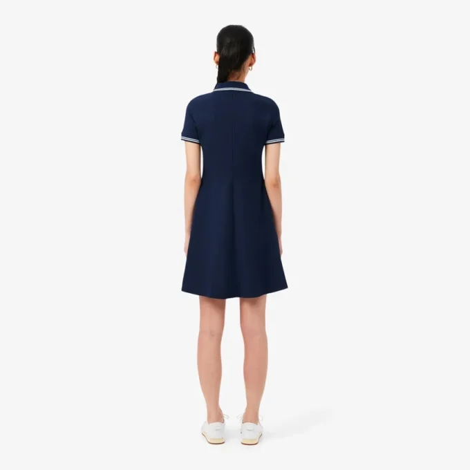 Vestido skater com gola de polo elástica para mulher